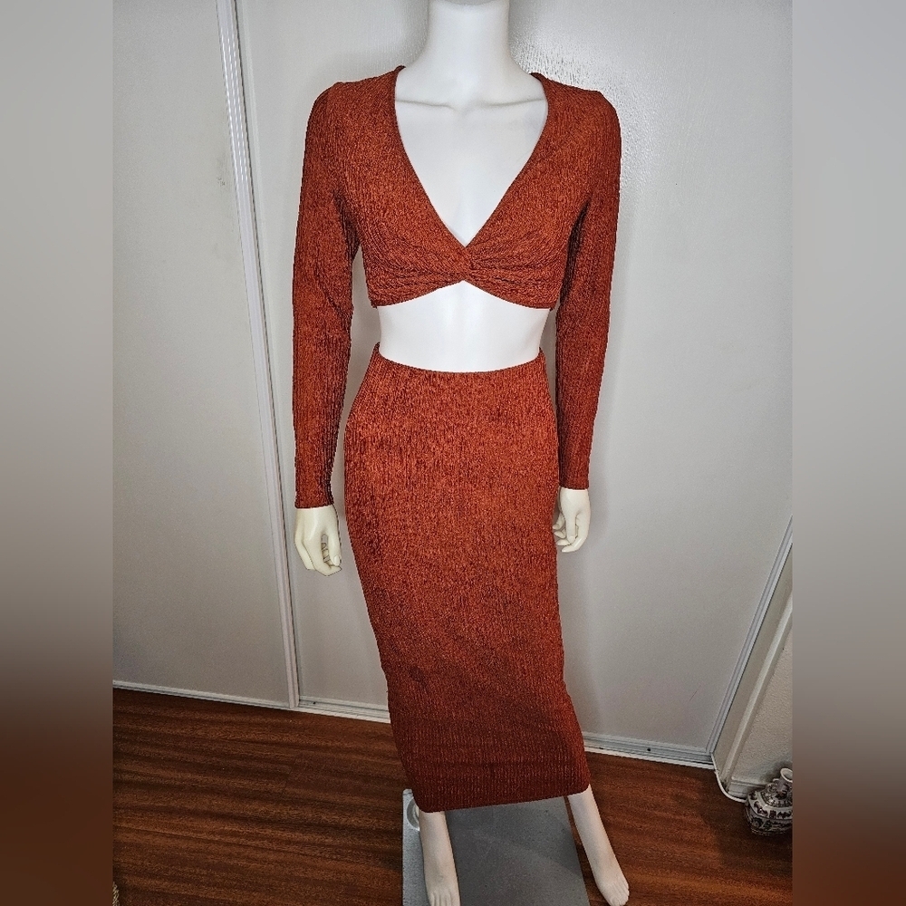 Womens Cropped Top w/ Midi Skirt Rust Burnt Orange Size XS Crinkled Material - Picture 8 of 13